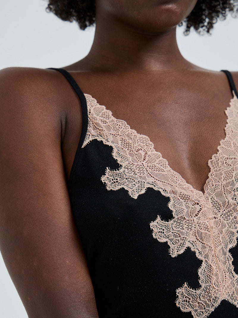 Seamless Basic Lace Silk Slip | Mulberry silke Underkjole Black w. Rosie Beige